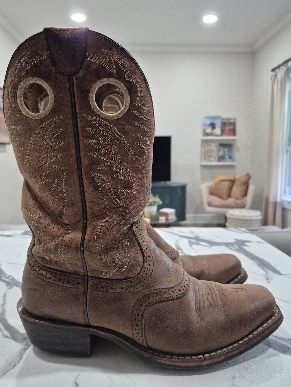 Ariat Heritage Roughneck Western Boots, Mens 9 EE Wide, Style 10002227 Brown